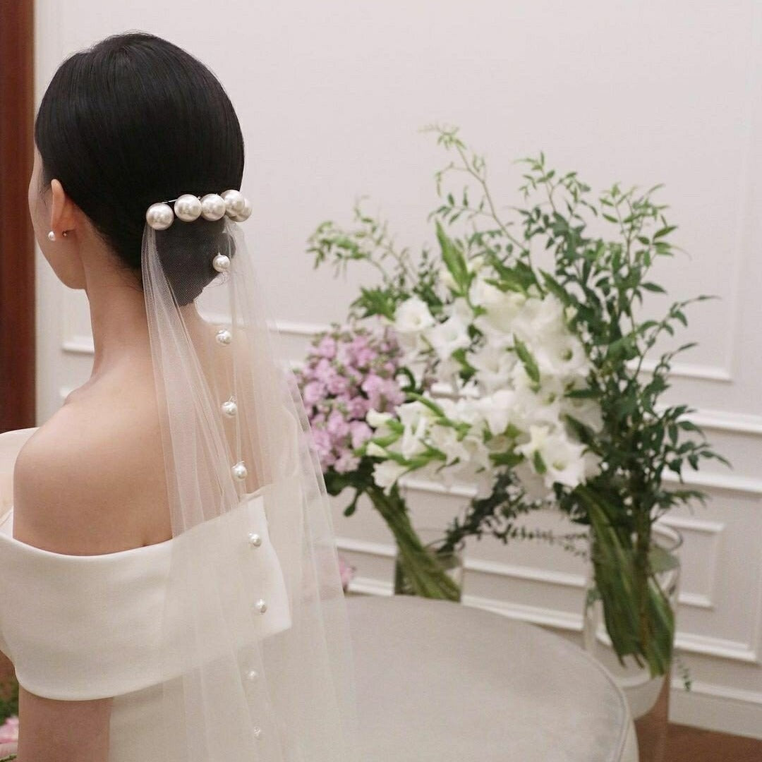 the elodie fingertip pearl veil