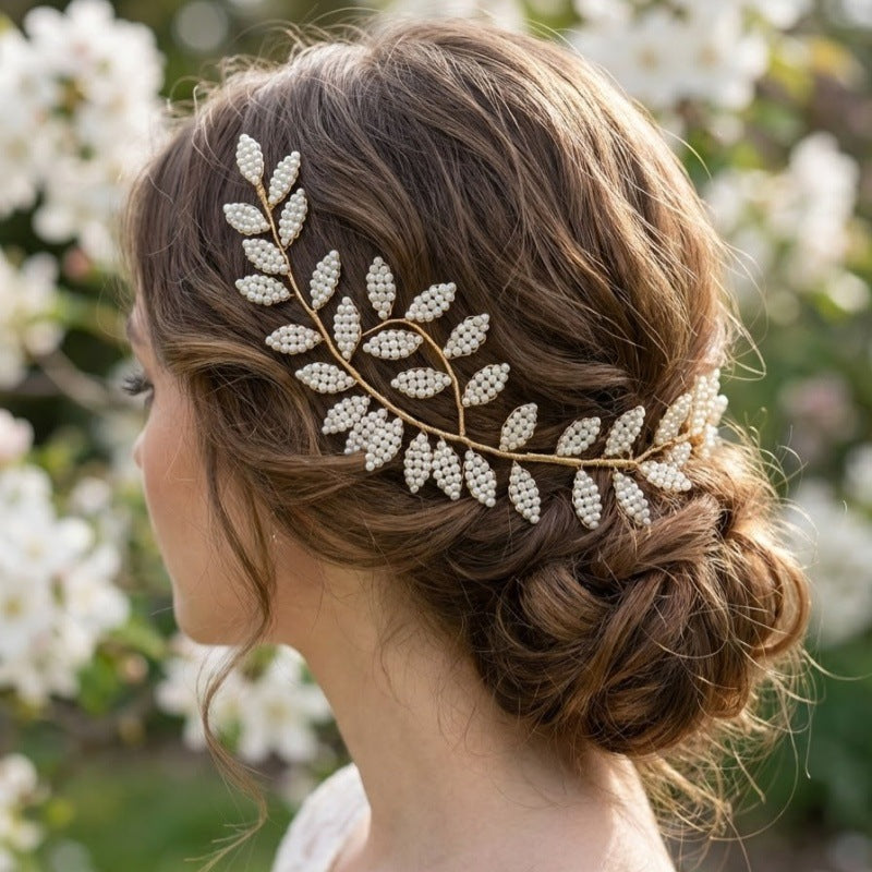 The Manon pearl laurel headpiece