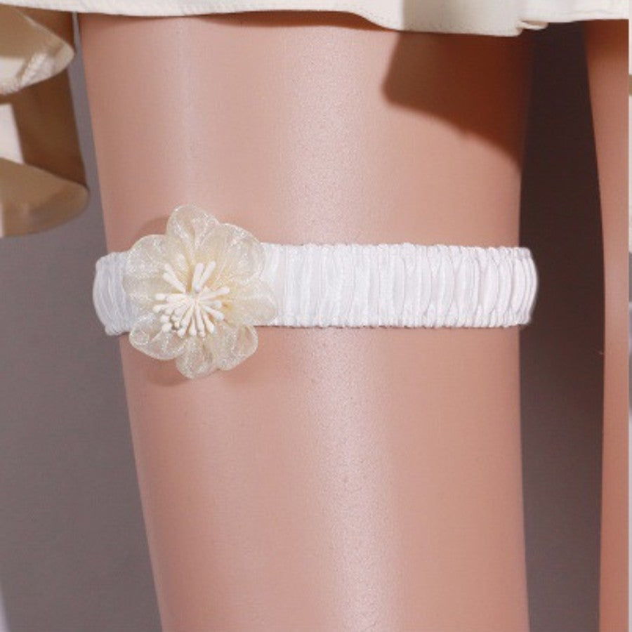 the giselle chantilly lace pearl garter